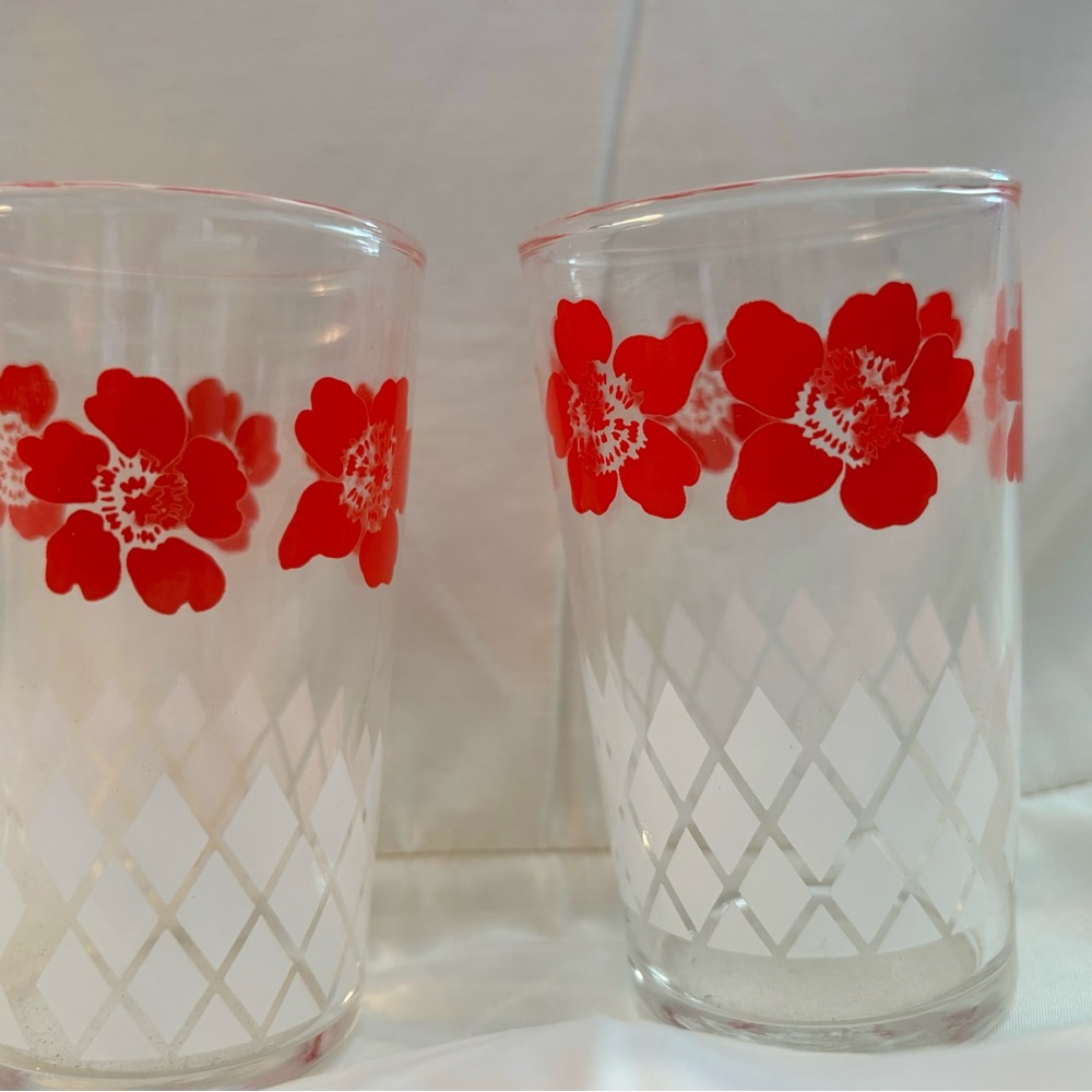 2 Rare Swanky Swig Glasses